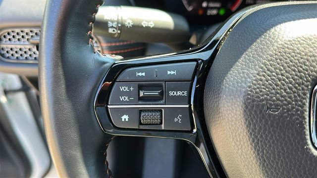 Used 2025 Honda HR-V Sport image 12