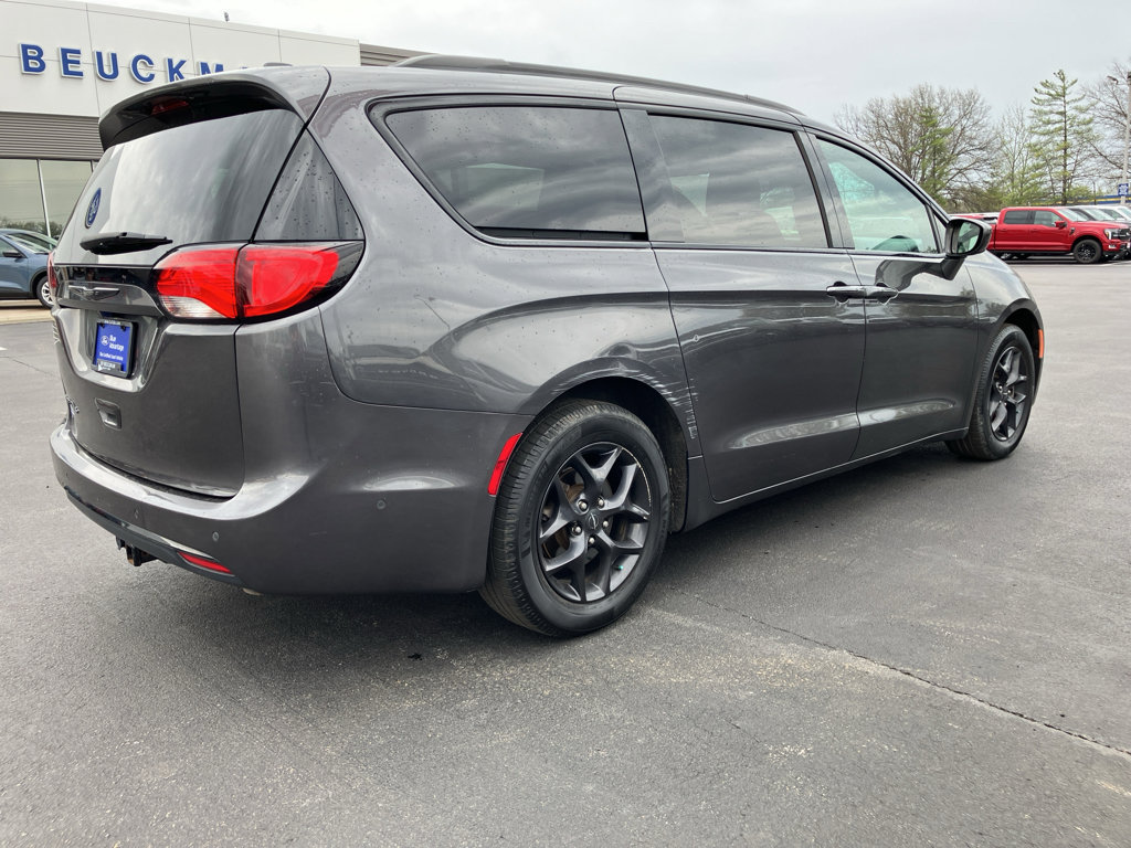 Used 2020 Chrysler Pacifica Touring-L Plus image 9