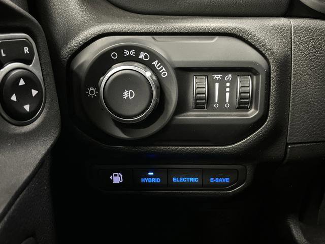 Used 2021 Jeep Wrangler Unlimited Sahara w/ Cold Weather Group AWD/4WD image 24
