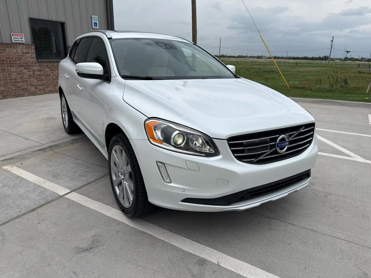 Used 2015 Volvo XC60 T6 Platinum w/ Inscription Package AWD/4WD image 6