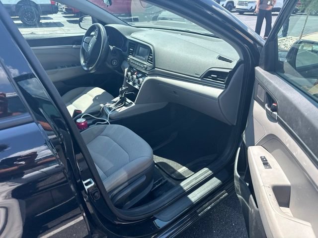 Used 2019 Hyundai Elantra SE FWD image 14