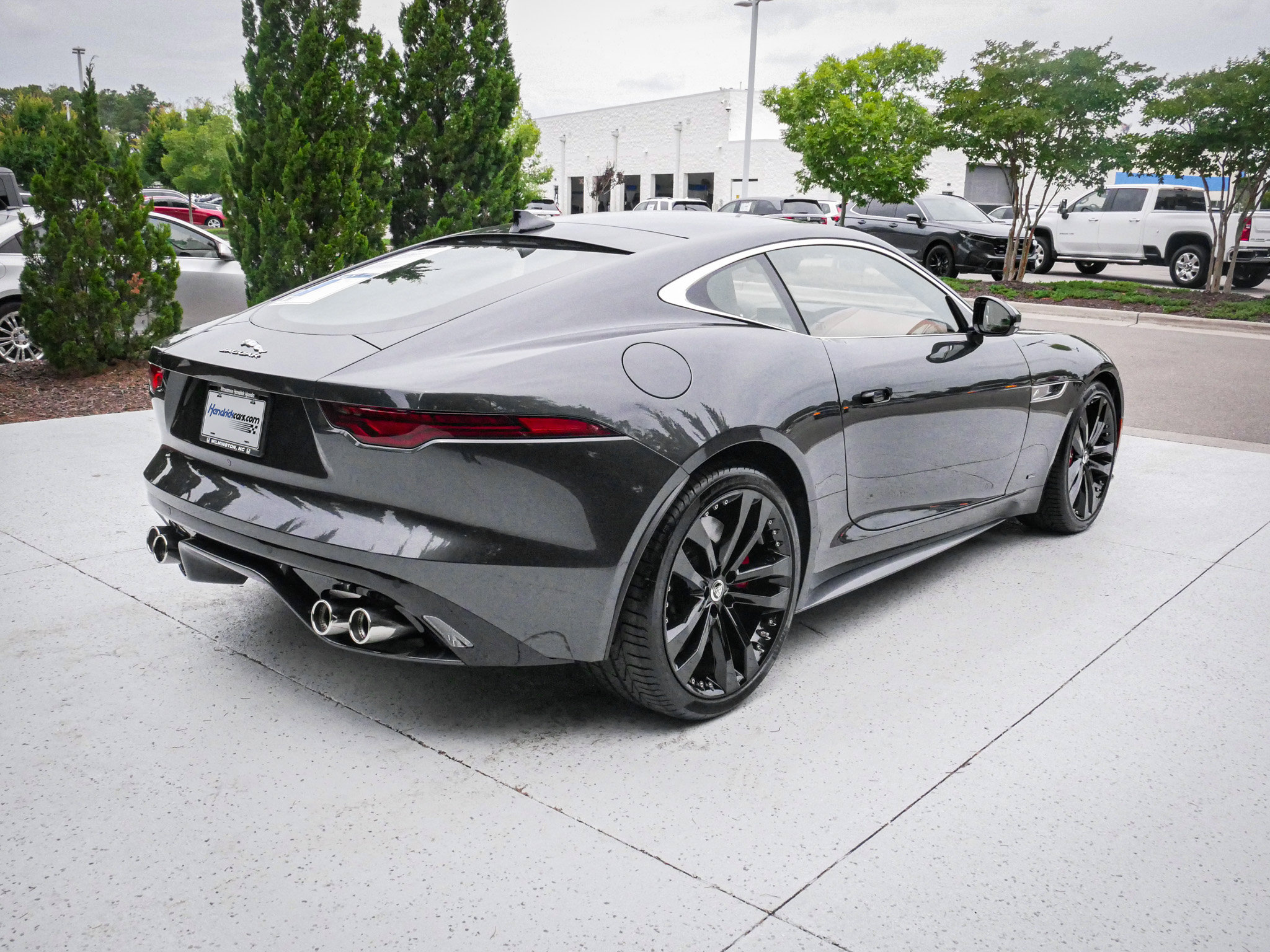 Used 2024 Jaguar F-TYPE Coupe AWD image 10