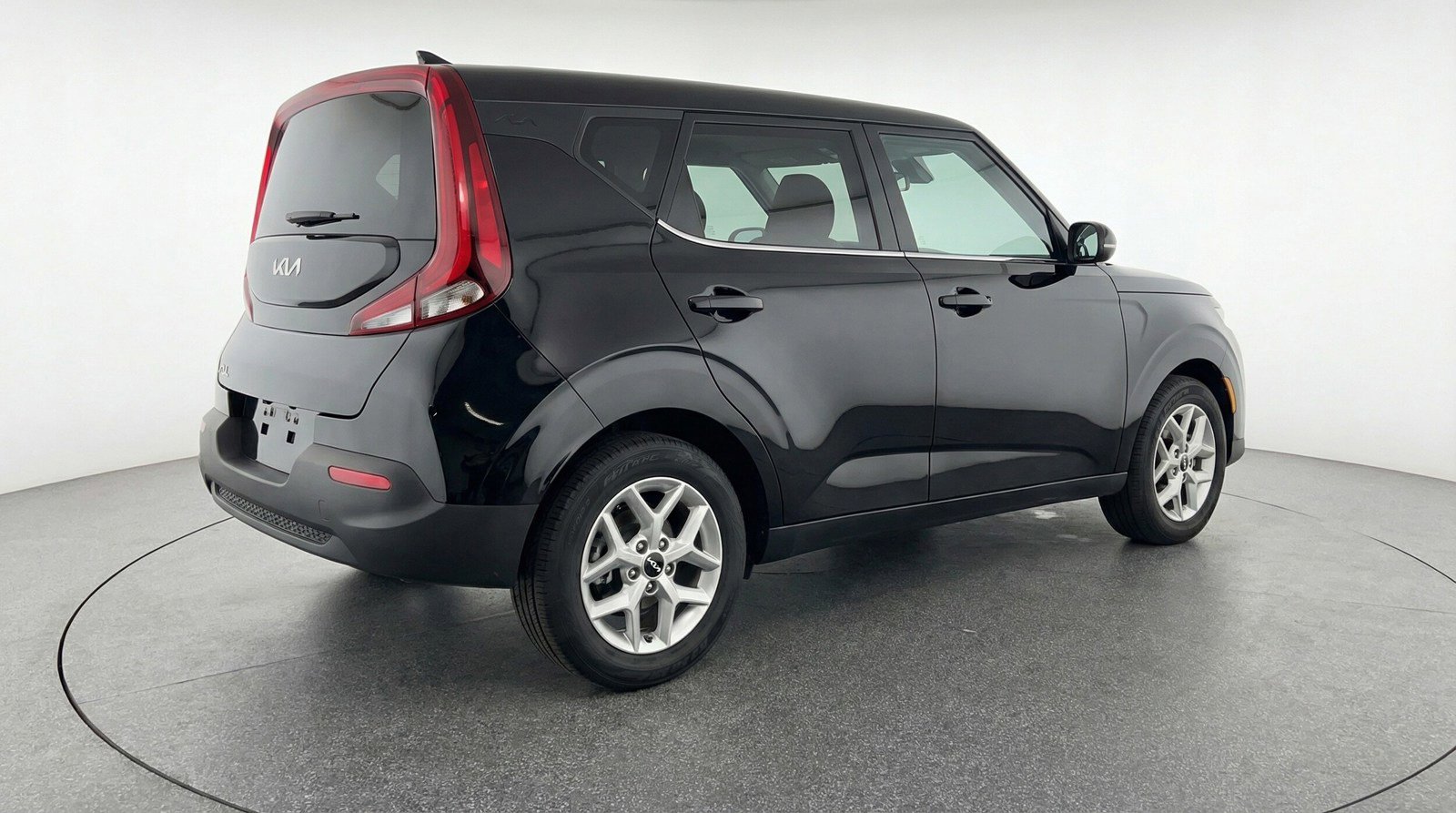 Used 2025 Kia Soul LX w/ LX Technology Package FWD image 7