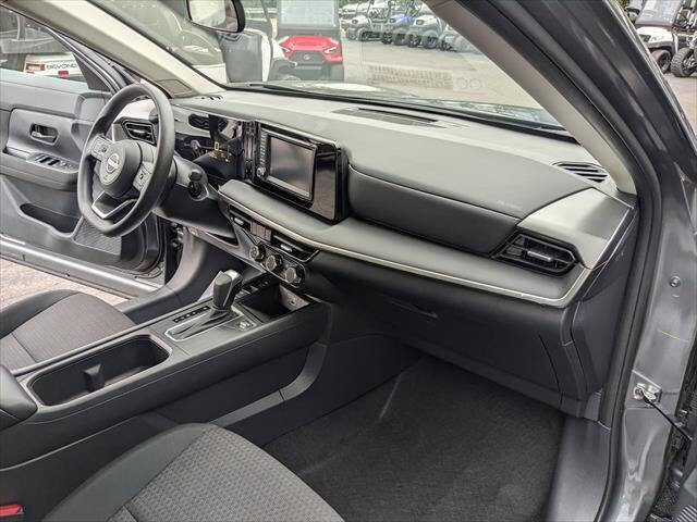 Used 2025 Nissan Kicks S AWD/4WD image 18