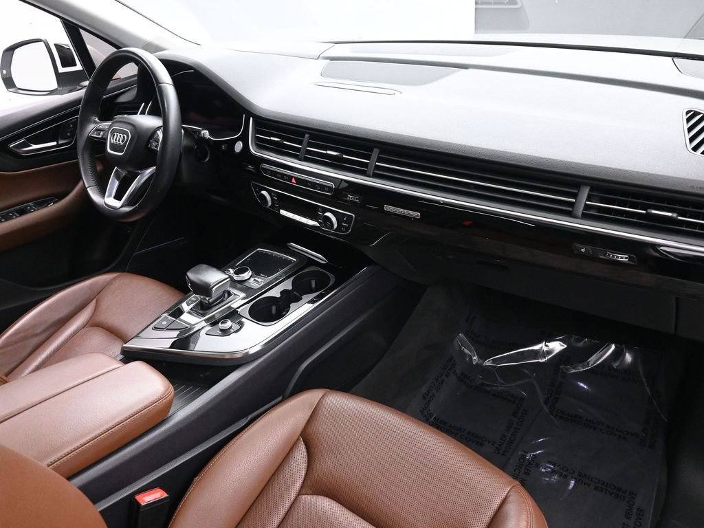 Used 2018 Audi Q7 3.0T Prestige image 24