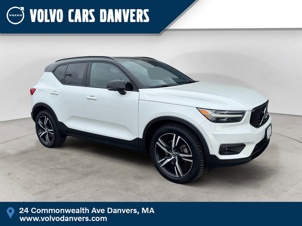 Used 2022 Volvo XC40 T5 R-Design w/ Advanced Package