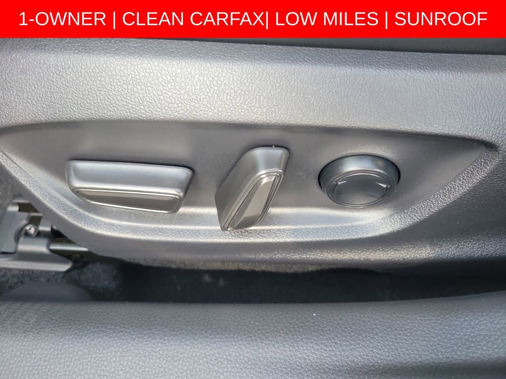 Used 2024 Toyota Prius Prime FWD image 18