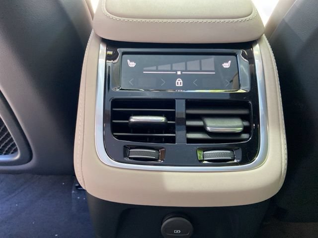New 2026 Volvo XC90 T8 Plus w/ Protection Package Premier AWD/4WD image 15