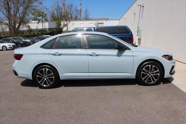 Used 2025 Volkswagen Jetta Sport image 31
