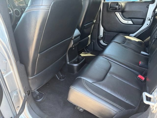 Used 2017 Jeep Wrangler Unlimited Rubicon AWD/4WD image 25