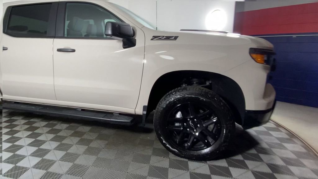 New 2026 Chevrolet Silverado 1500 Custom Trail Boss w/ LPO, Dark Essentials Package image 3