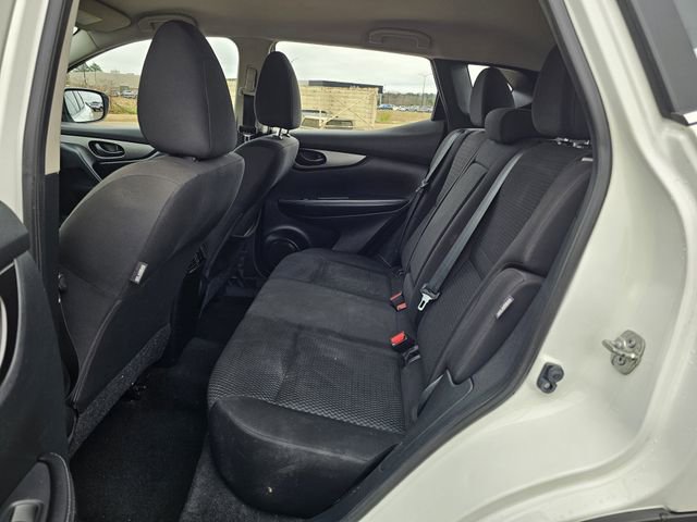 Used 2021 Nissan Rogue Sport S image 16