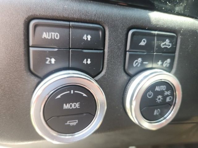 Used 2023 Chevrolet Silverado 1500 High Country w/ High Country Premium Package AWD/4WD image 11