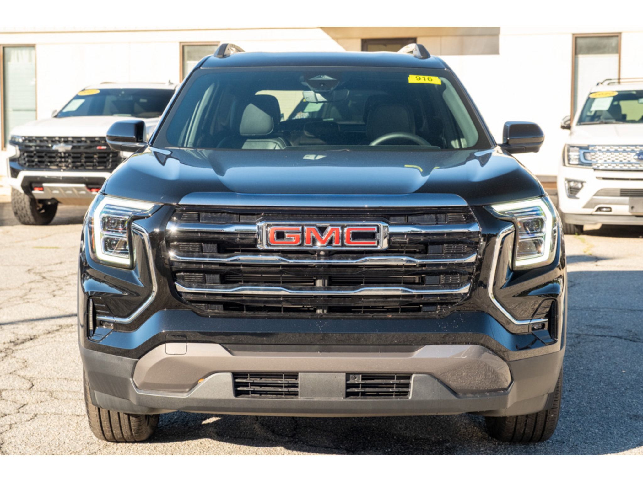 New 2027 GMC Terrain Elevation w/ Elevation Premium Package FWD image 3