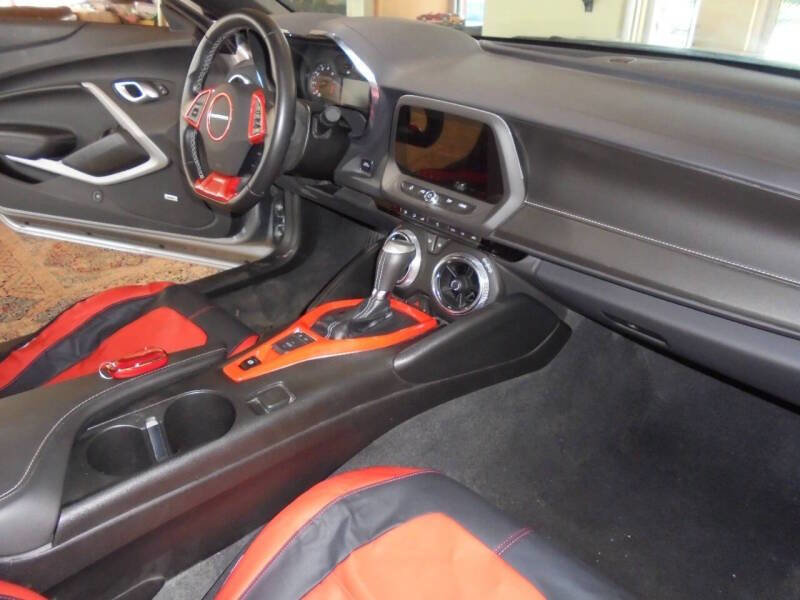 Used 2023 Chevrolet Camaro LT w/ Technology Package image 13