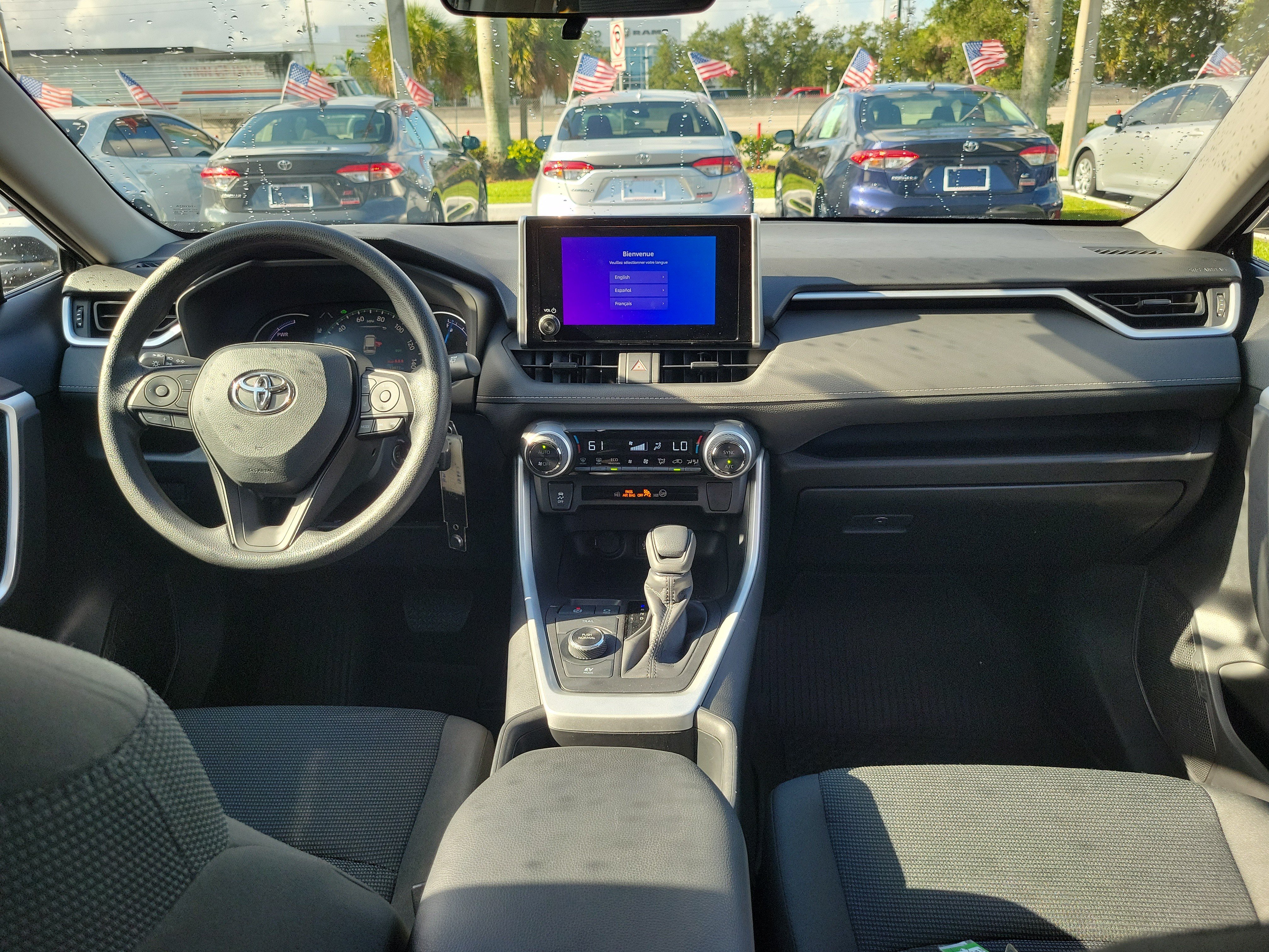 Used 2023 Toyota RAV4 LE AWD/4WD image 16