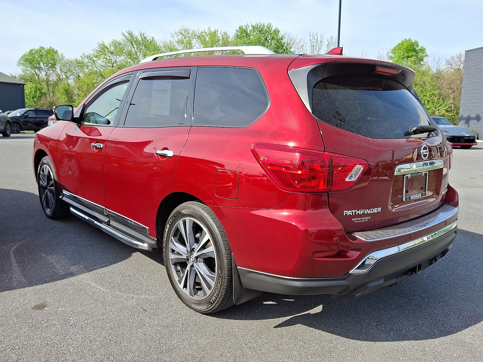 Used 2019 Nissan Pathfinder Platinum video 3