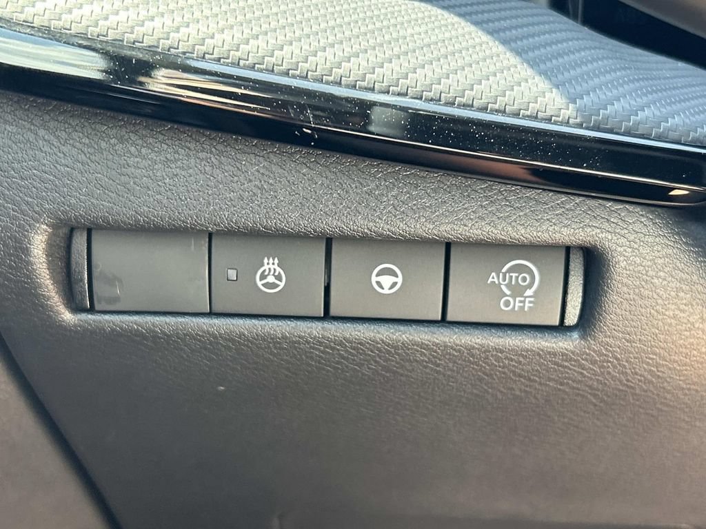 New 2026 Nissan Kicks SR w/ SR Premium Package FWD image 27