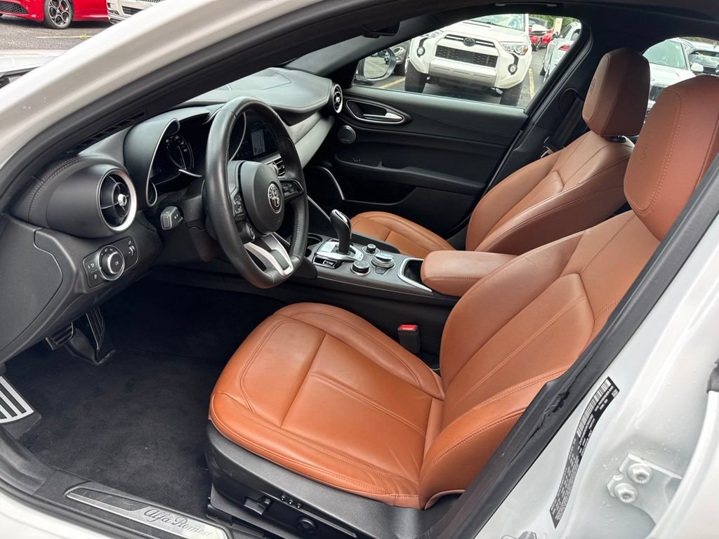 Used 2022 Alfa Romeo Giulia Ti AWD/4WD image 27