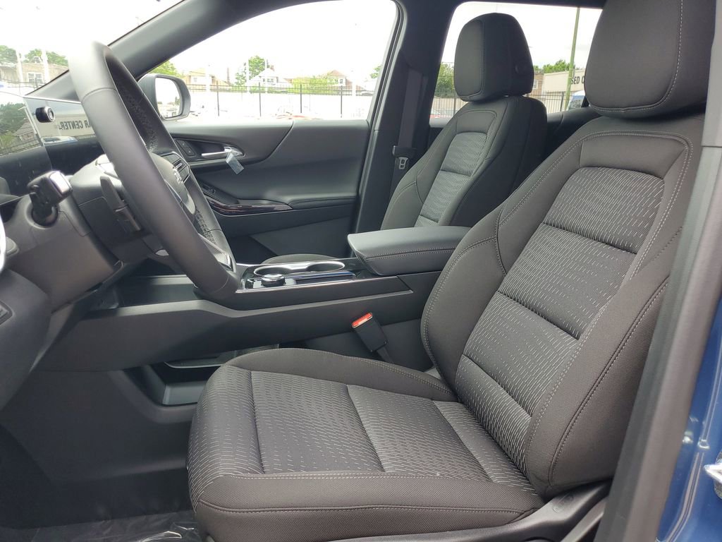 New 2026 Chevrolet Equinox LT w/ Midnight Edition FWD image 16