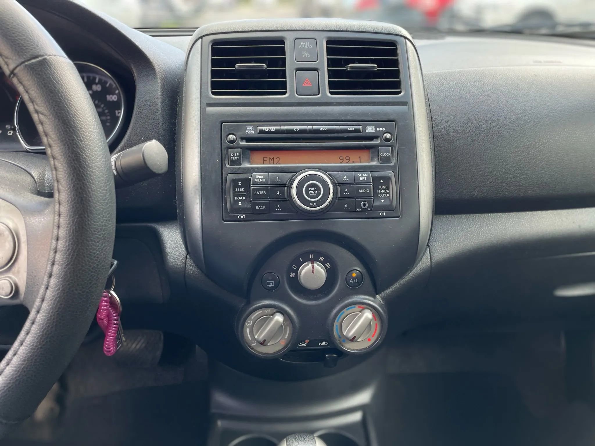 Used 2012 Nissan Versa SL image 18