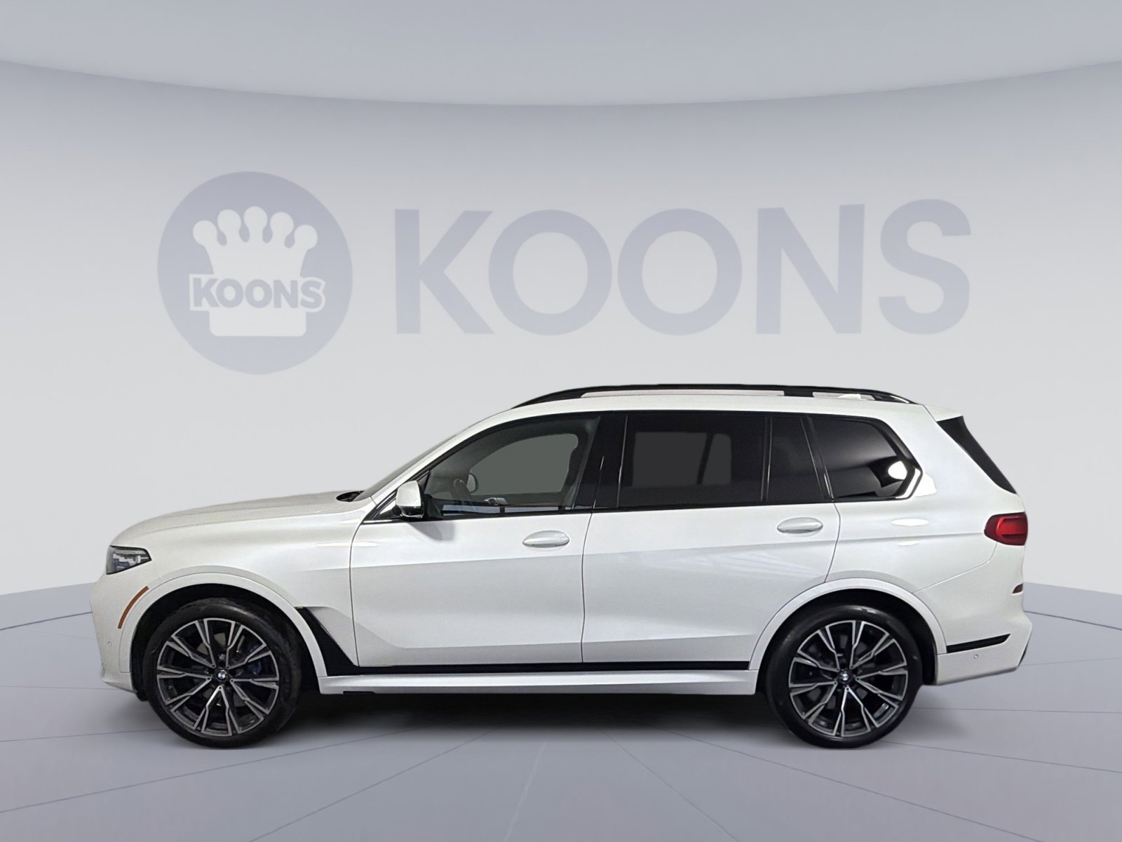 Used 2022 BMW X7 M50i w/ Dynamic Handling Package image 2
