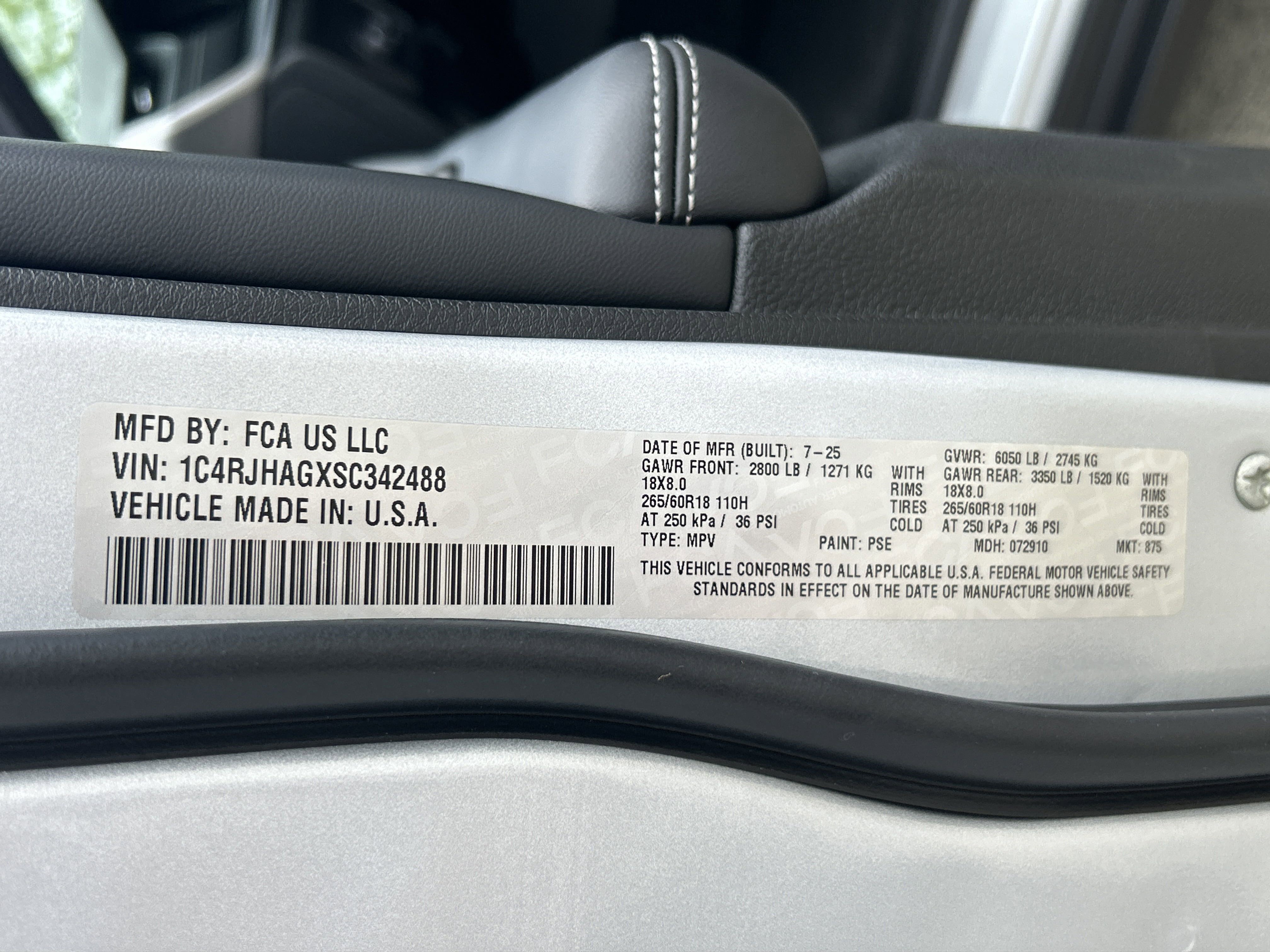 New 2025 Jeep Grand Cherokee Altitude image 33