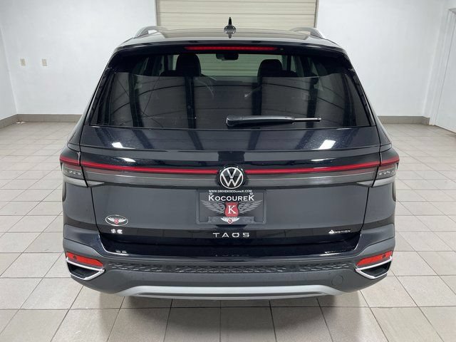 New 2026 Volkswagen Taos SE AWD/4WD image 6