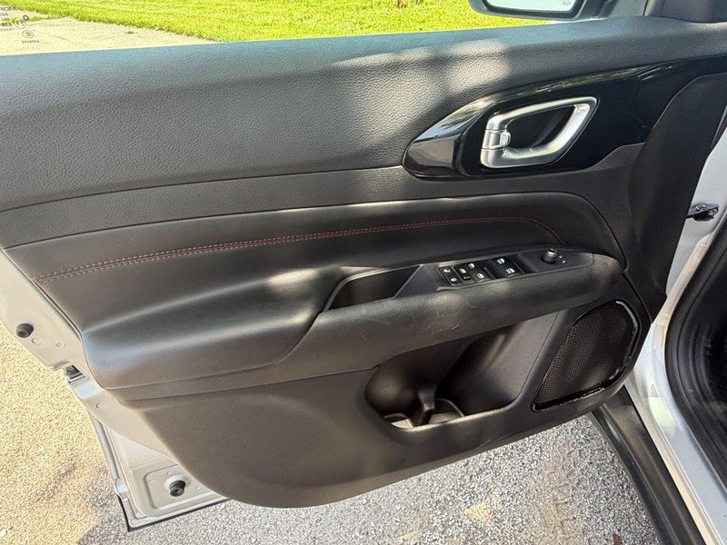 Used 2025 Jeep Compass Trailhawk AWD/4WD image 24