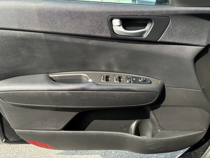 Used 2018 Kia Optima LX FWD image 15