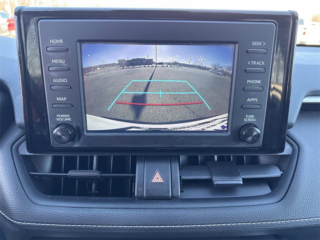 Used 2019 Toyota RAV4 LE image 18