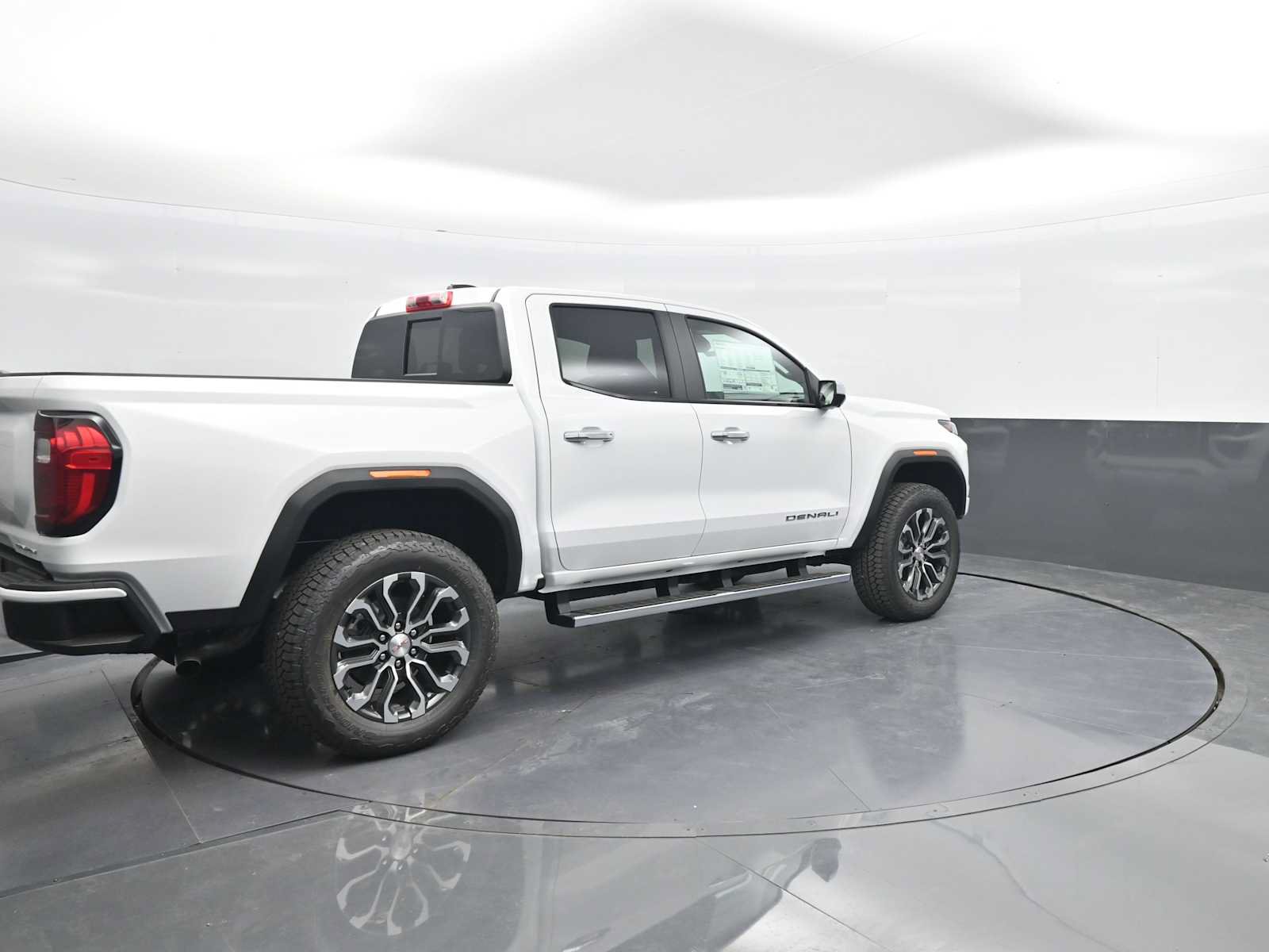 New 2026 GMC Canyon Denali AWD/4WD image 8