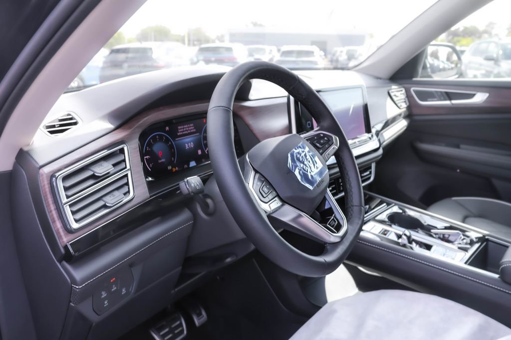 New 2026 Volkswagen Atlas SEL Premium R-Line image 3