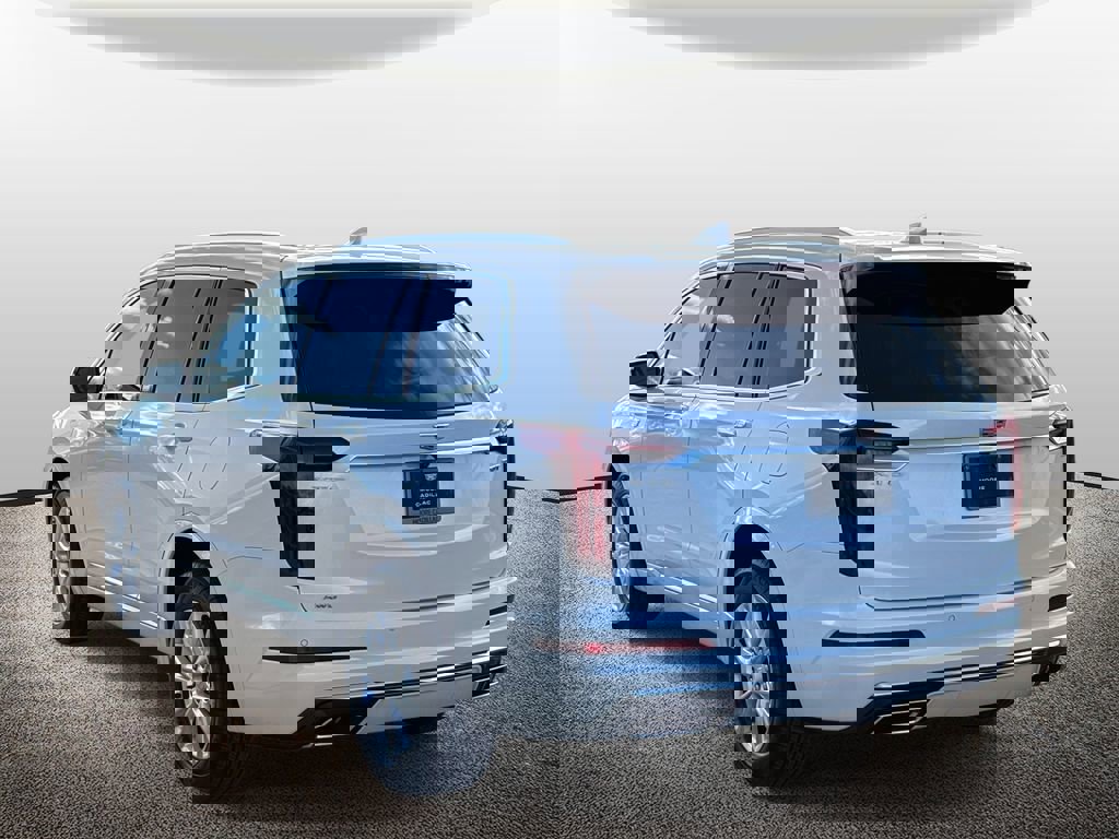 New 2025 Cadillac XT6 Luxury image 4