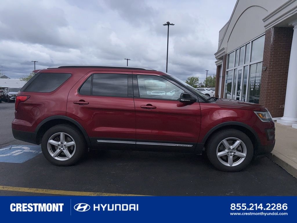 Used 2016 Ford Explorer XLT w/ Equipment Group 202A AWD/4WD image 11