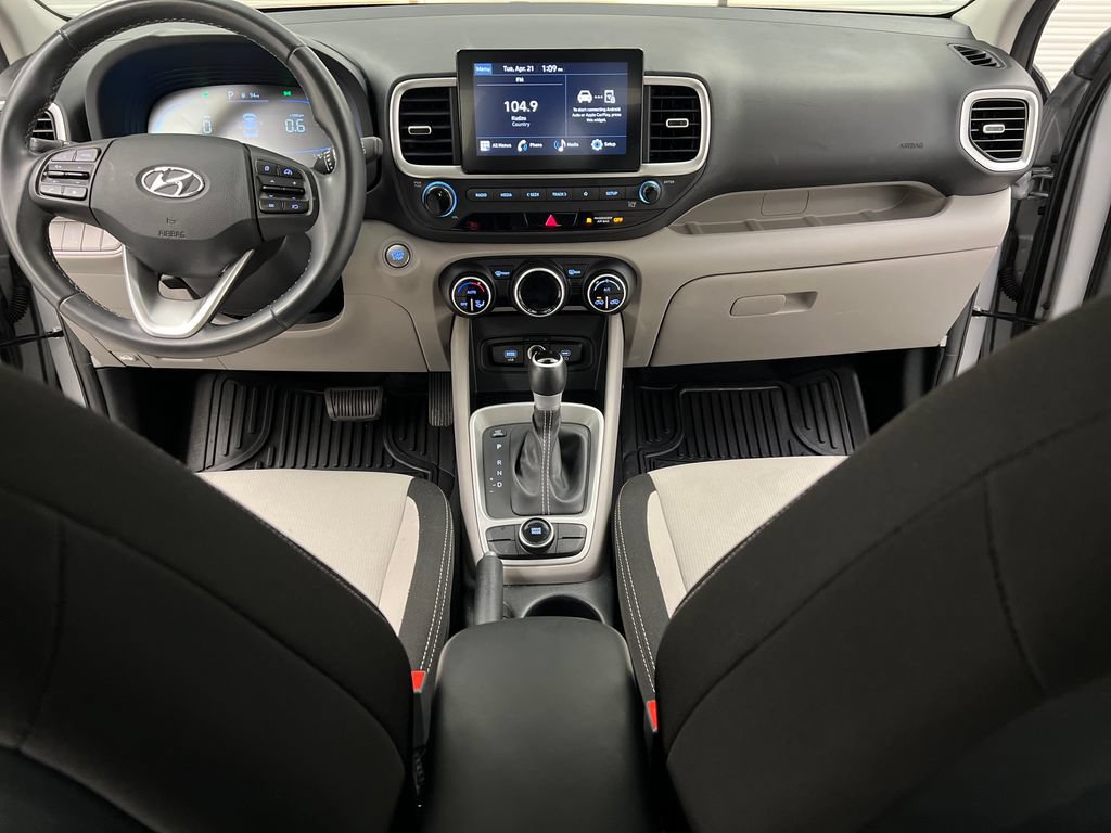 Used 2025 Hyundai Venue SEL FWD image 42