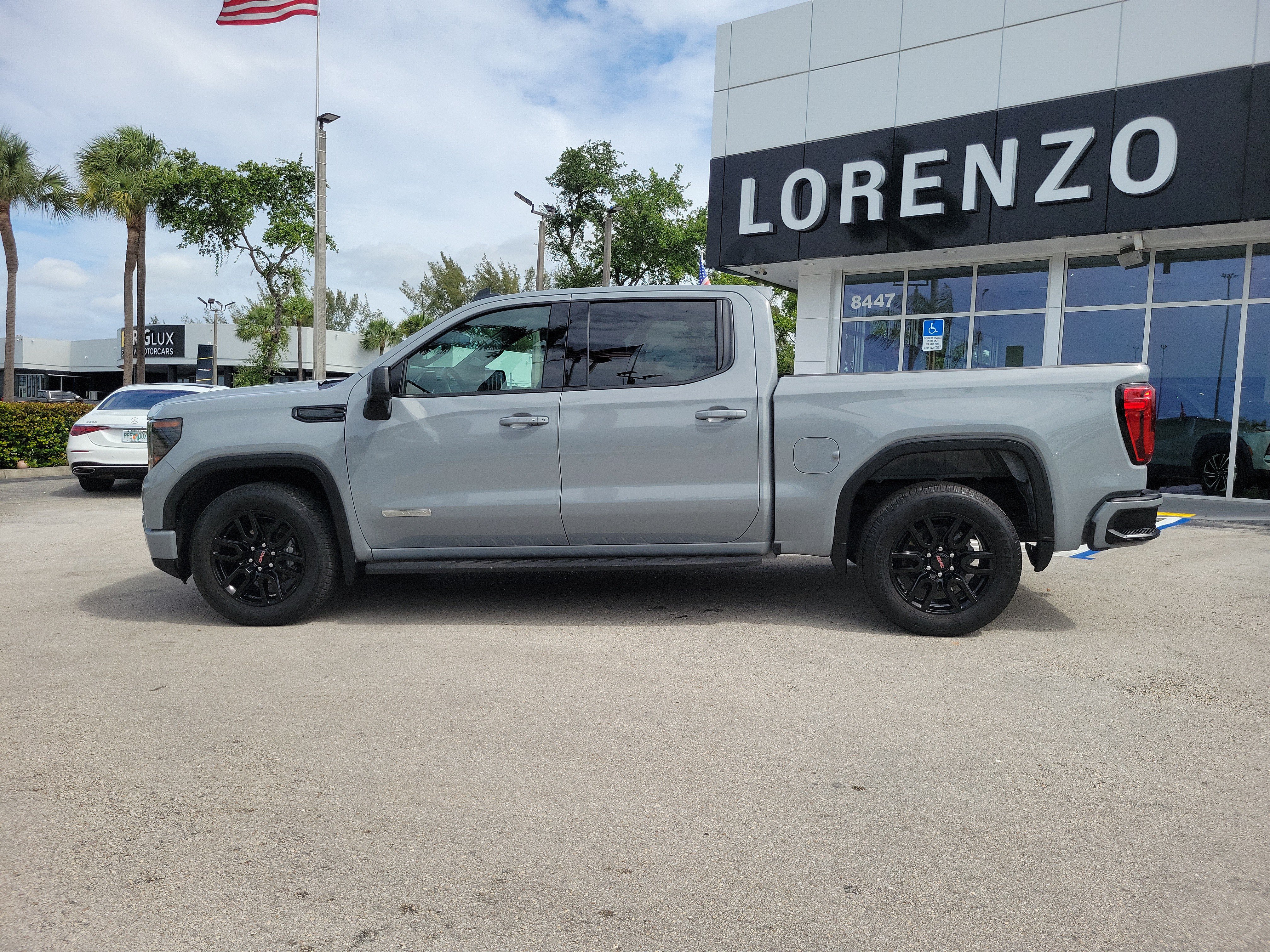 Used 2024 GMC Sierra 1500 Elevation RWD image 9