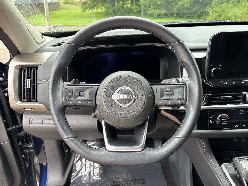 Certified 2024 Nissan Pathfinder Platinum AWD/4WD image 37