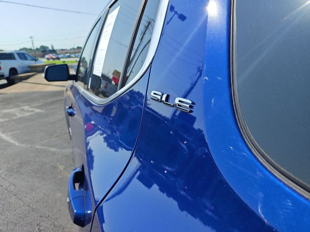 Used 2023 GMC Acadia SLE FWD image 28