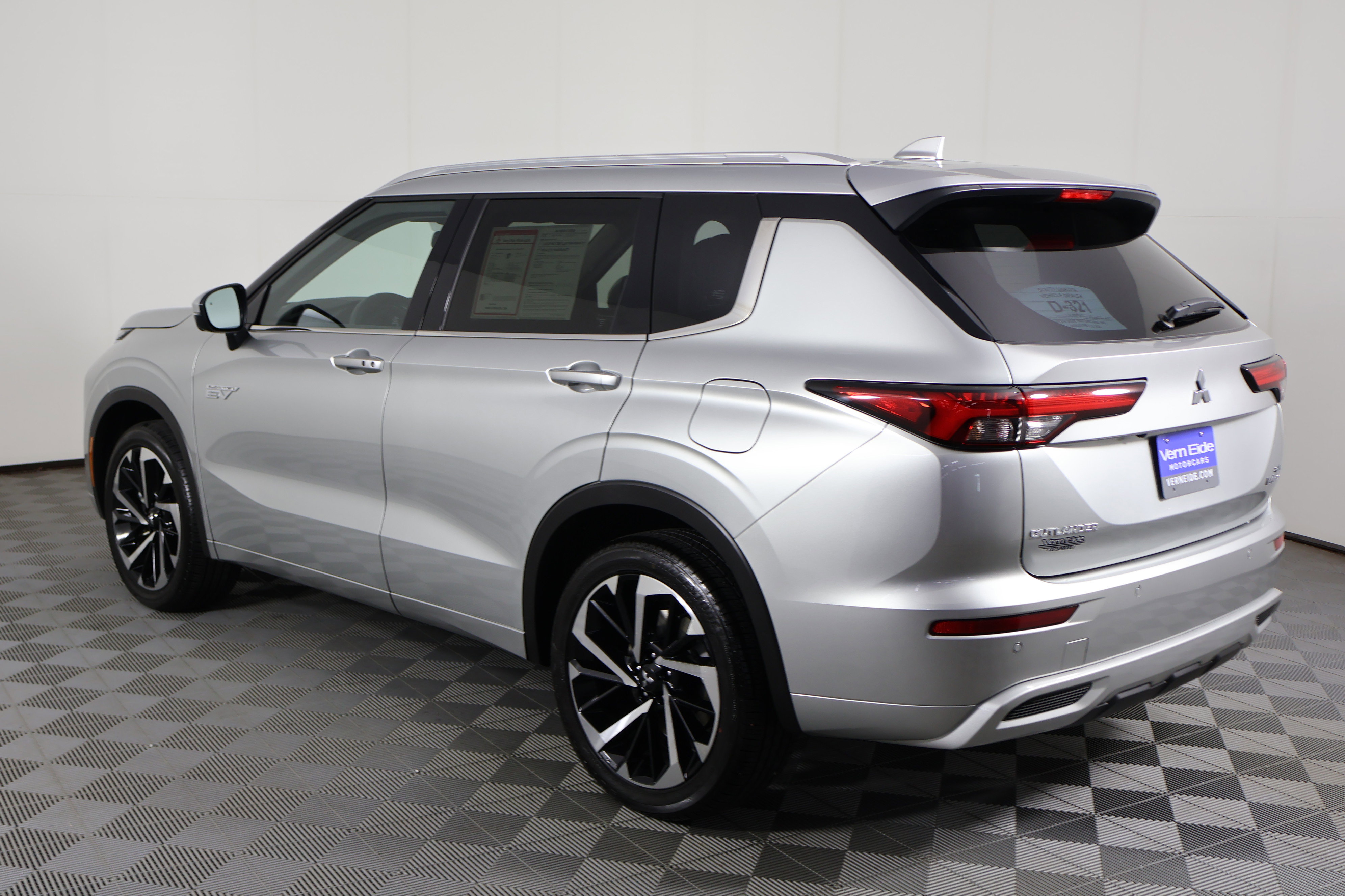 Used 2024 Mitsubishi Outlander SEL image 8