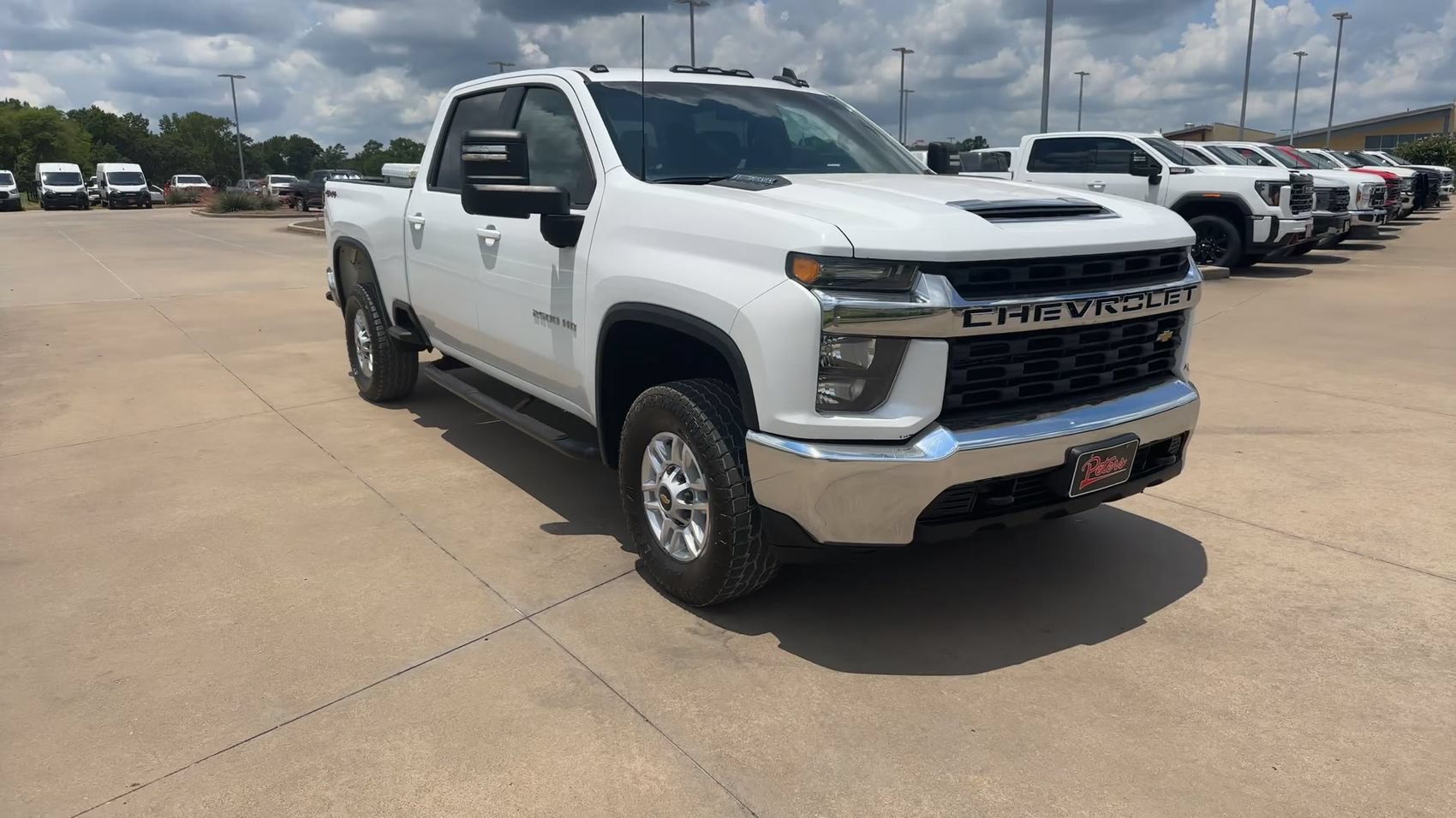 Used 2021 Chevrolet Silverado 2500 LT AWD/4WD image 3