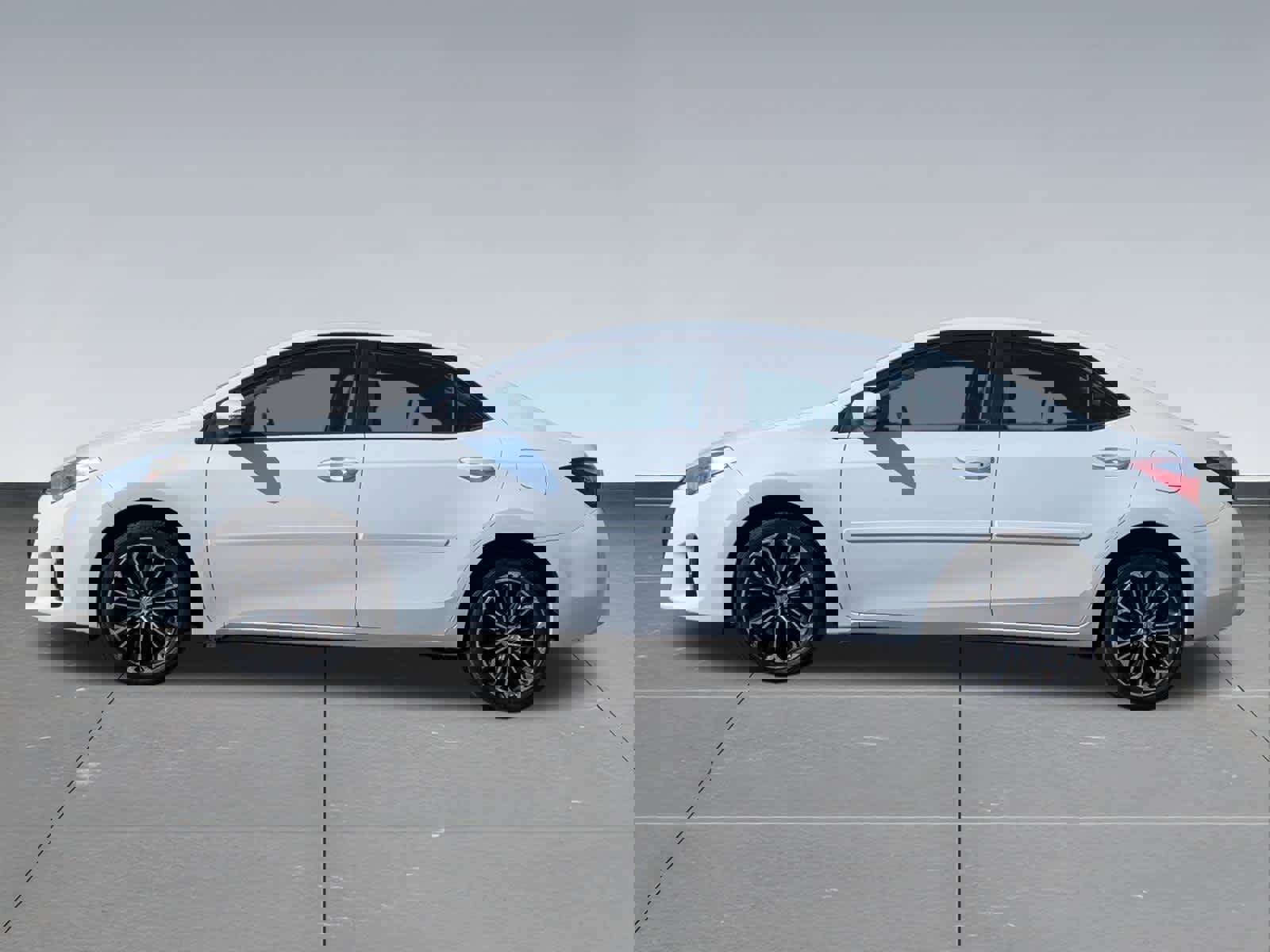 Used 2015 Toyota Corolla S image 3