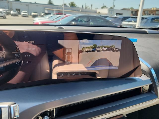 New 2027 Cadillac Vistiq Sport w/ LPO, Floor Liner Package AWD/4WD image 14