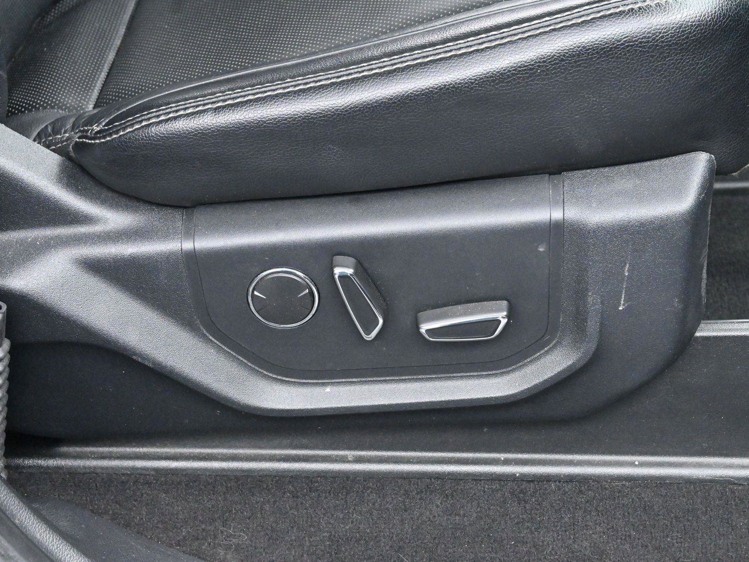 Used 2019 Ford F250 Lariat w/ Lariat Ultimate Package image 35