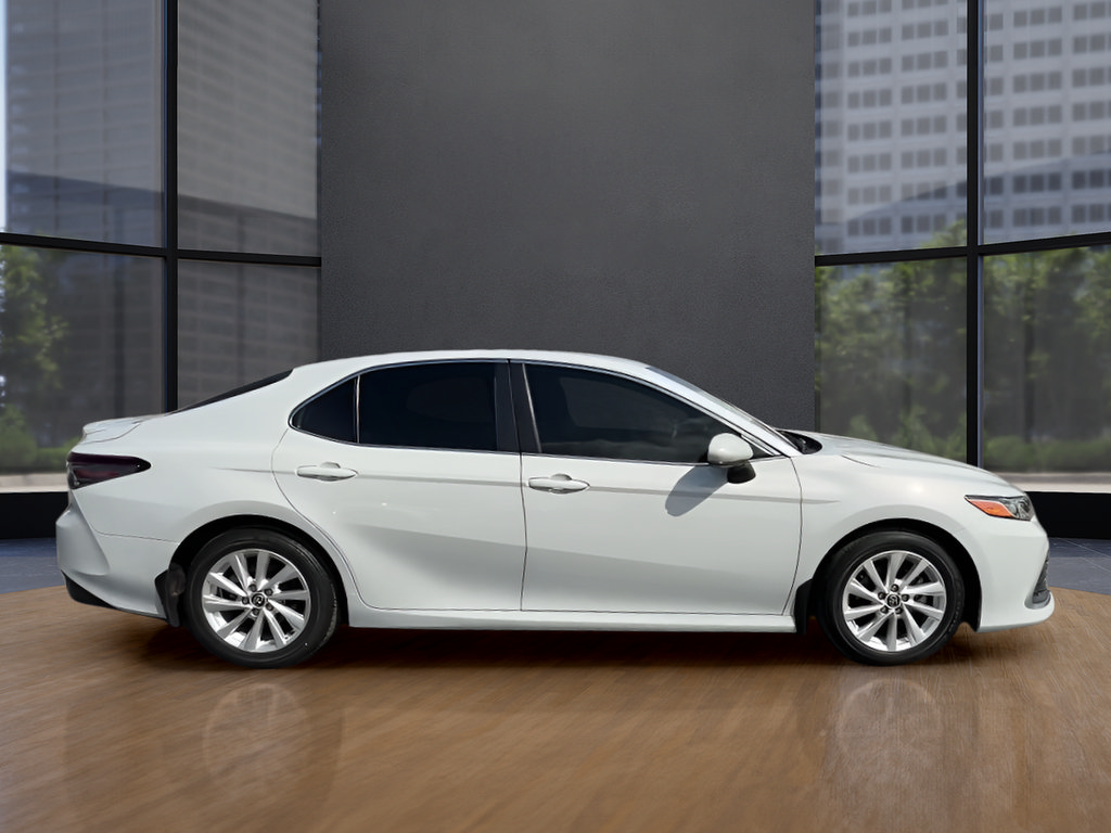 Used 2024 Toyota Camry LE FWD image 4