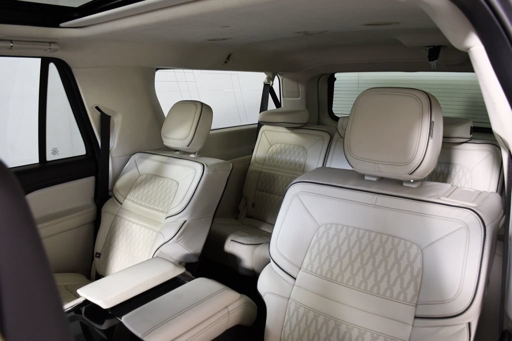 Used 2022 Lincoln Navigator L Black Label AWD/4WD image 26