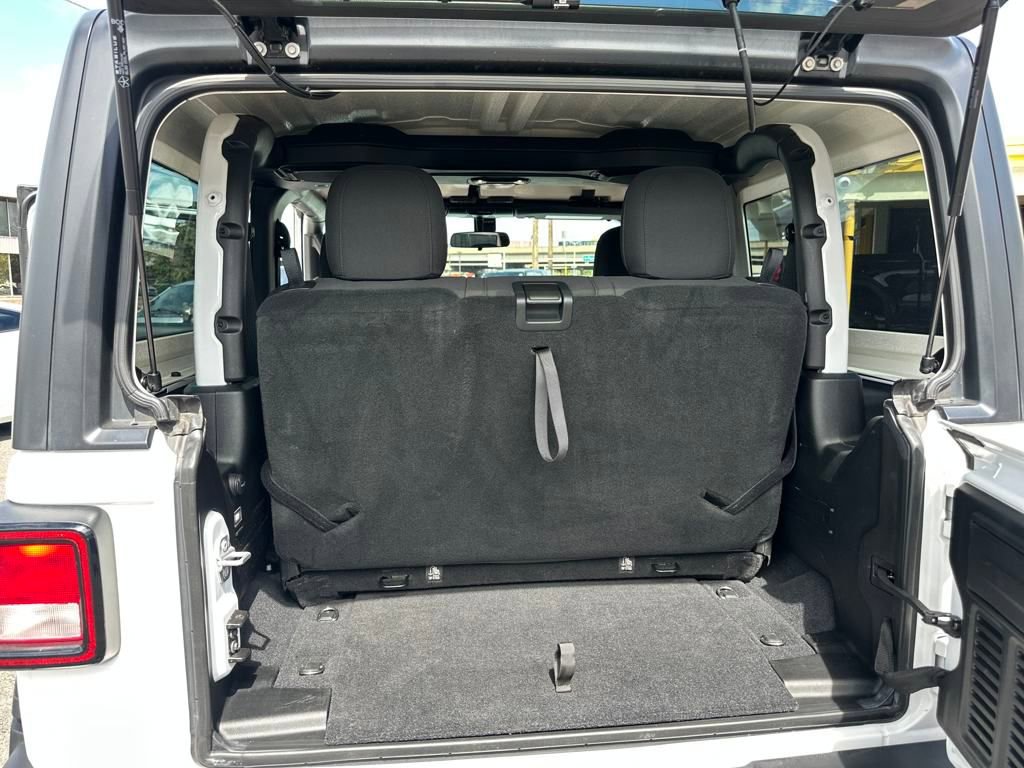 Used 2019 Jeep Wrangler Sport S image 21