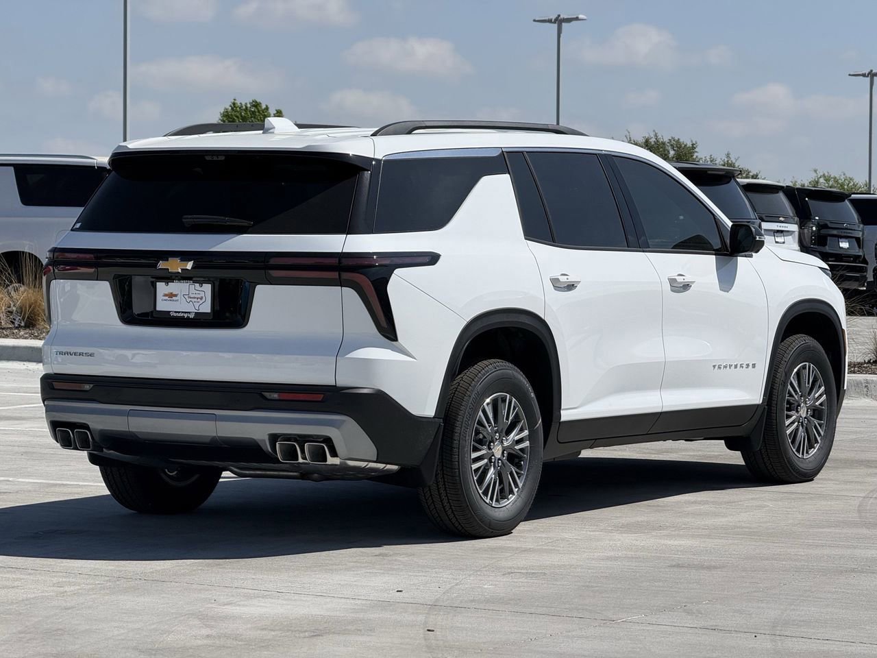 New 2026 Chevrolet Traverse LT w/ Driver Confidence Package FWD image 4