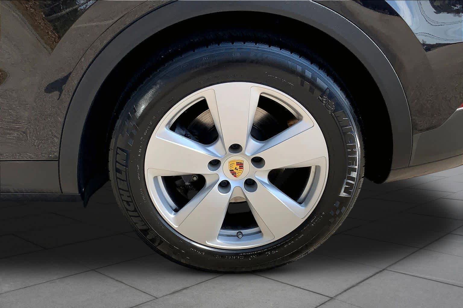 Used 2019 Porsche Cayenne AWD/4WD image 10