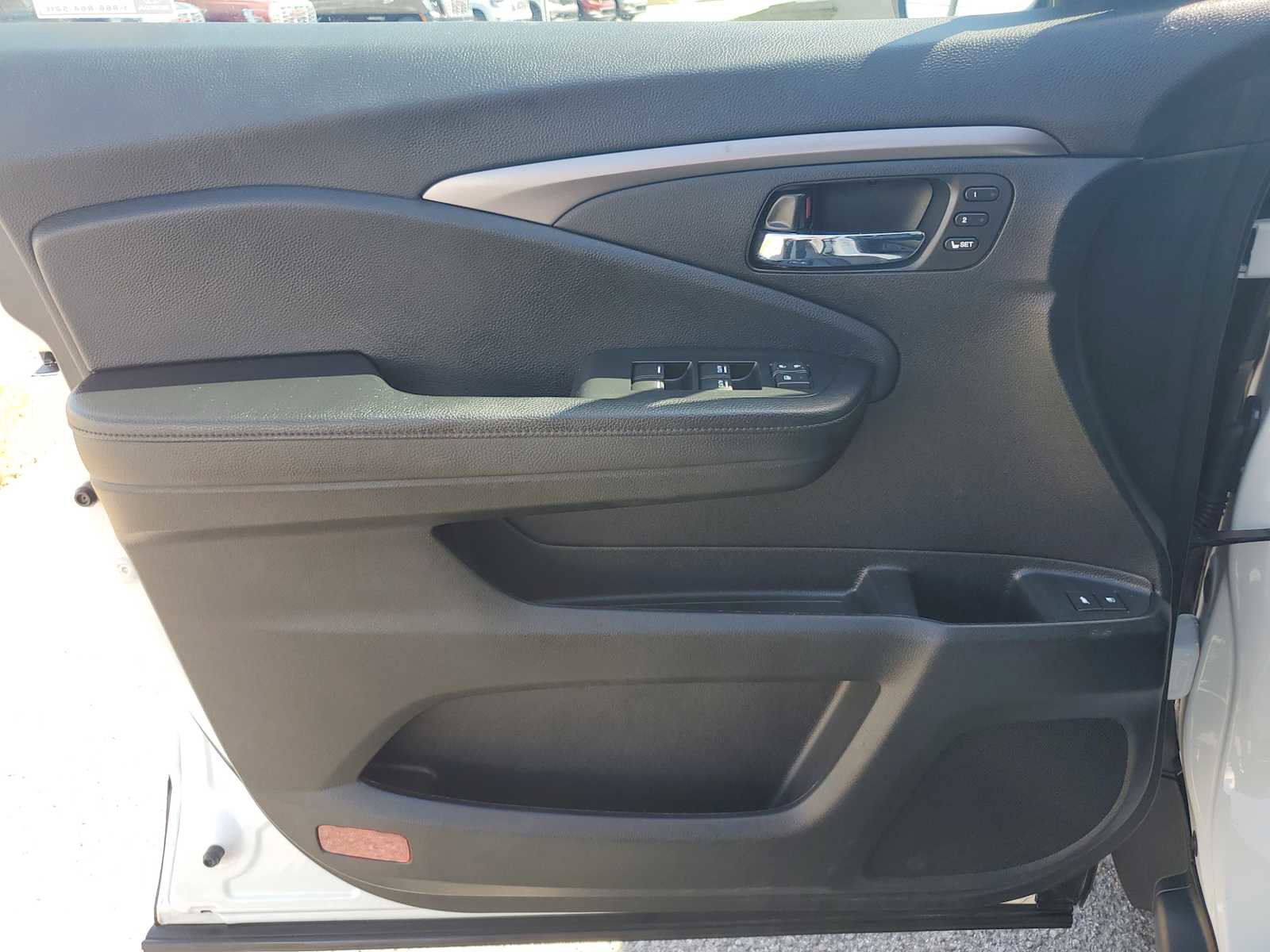 Used 2021 Honda Pilot Special Edition image 16